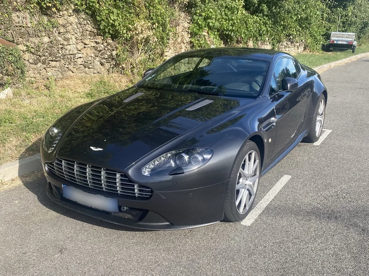 Aston Martin Vantage 2005