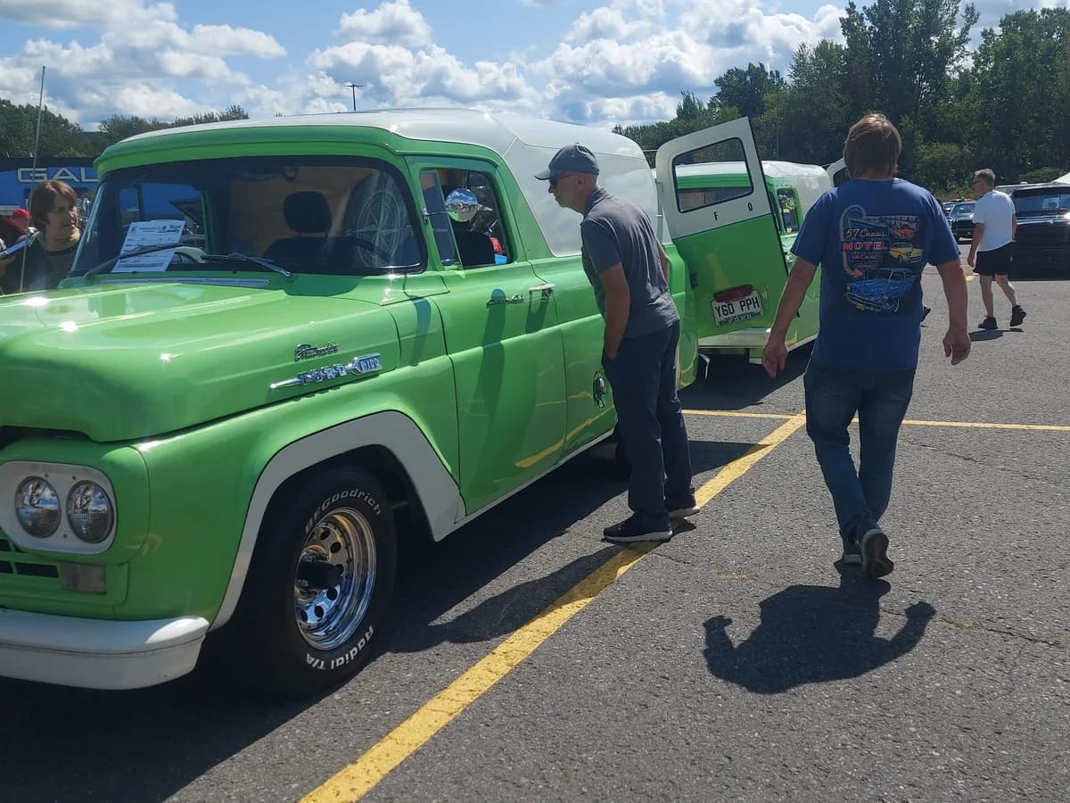 Ford F-100