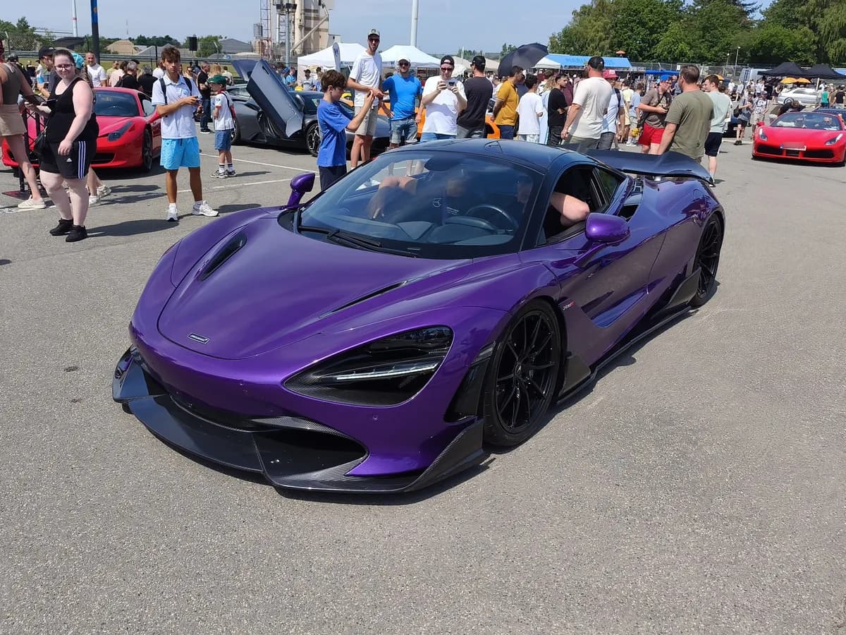 McLaren 765LT