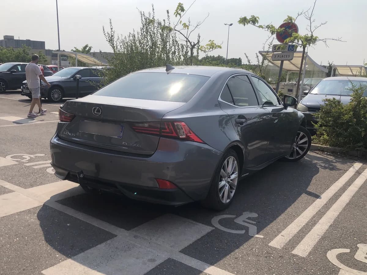 Lexus IS