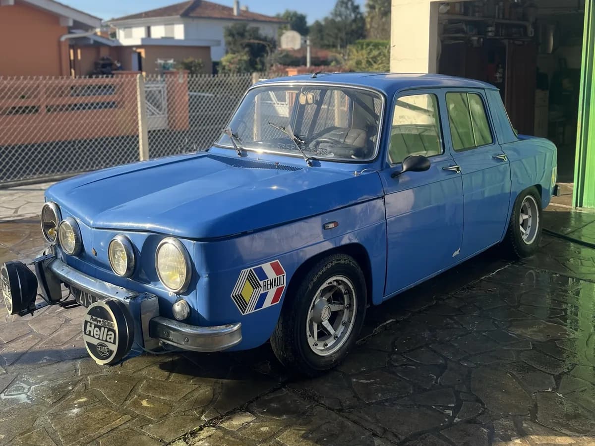 Renault 8