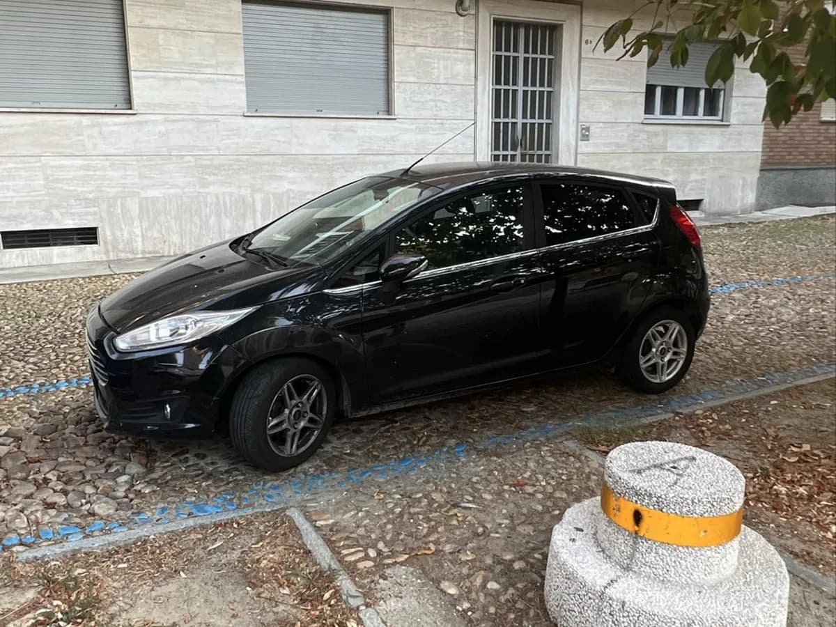 Ford Fiesta Sedan 2012