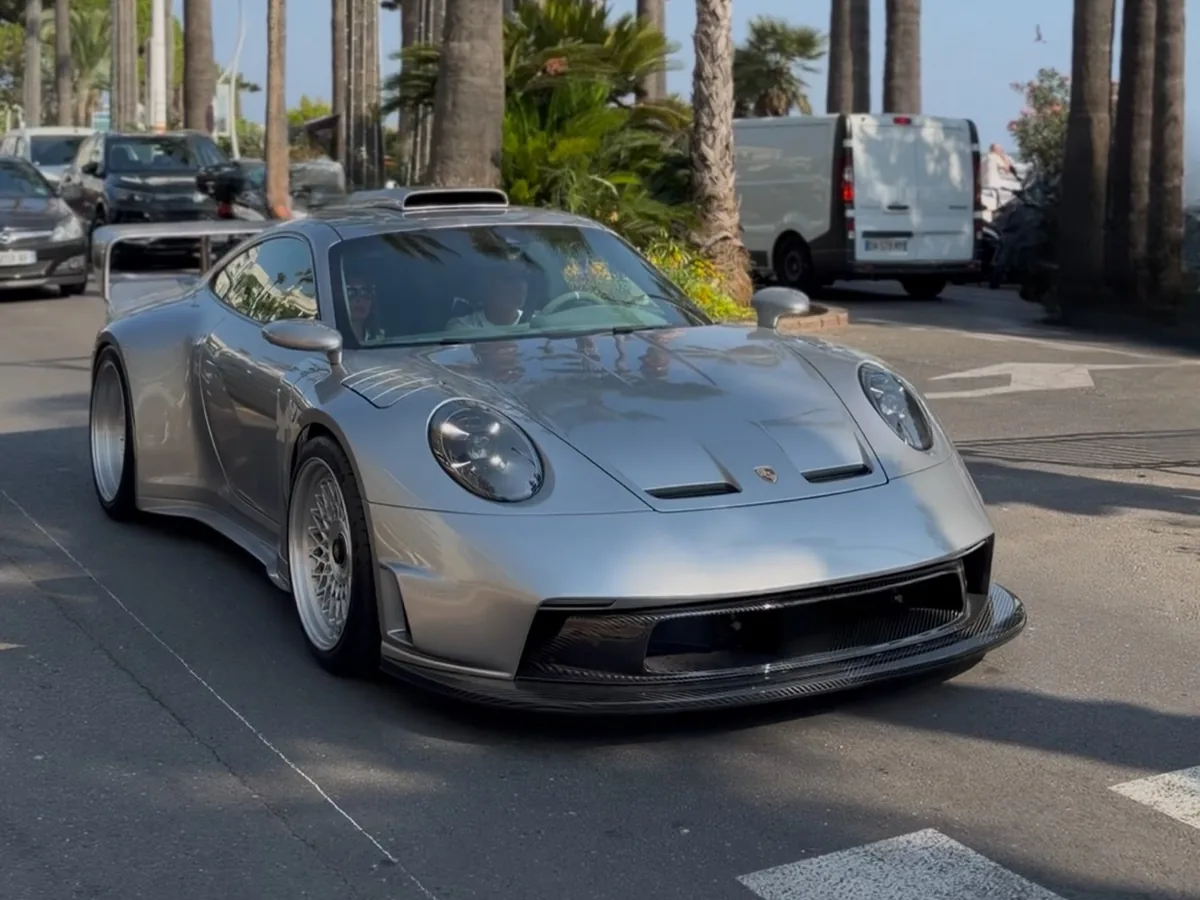 Porsche 911 Carbonerre GT1 Manta 2025