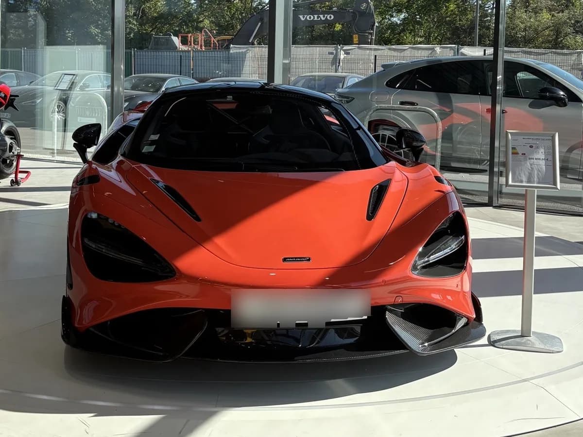 McLaren 765LT