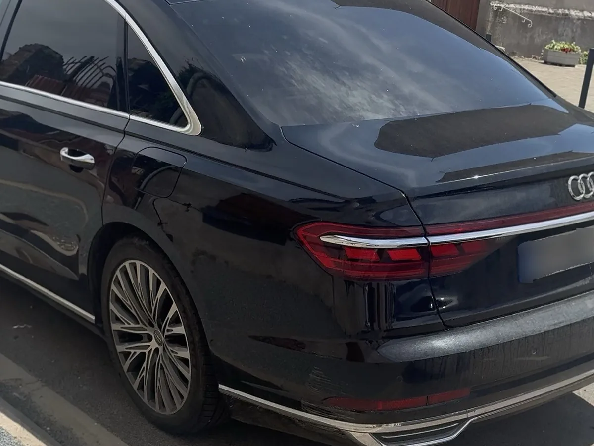 Audi A8