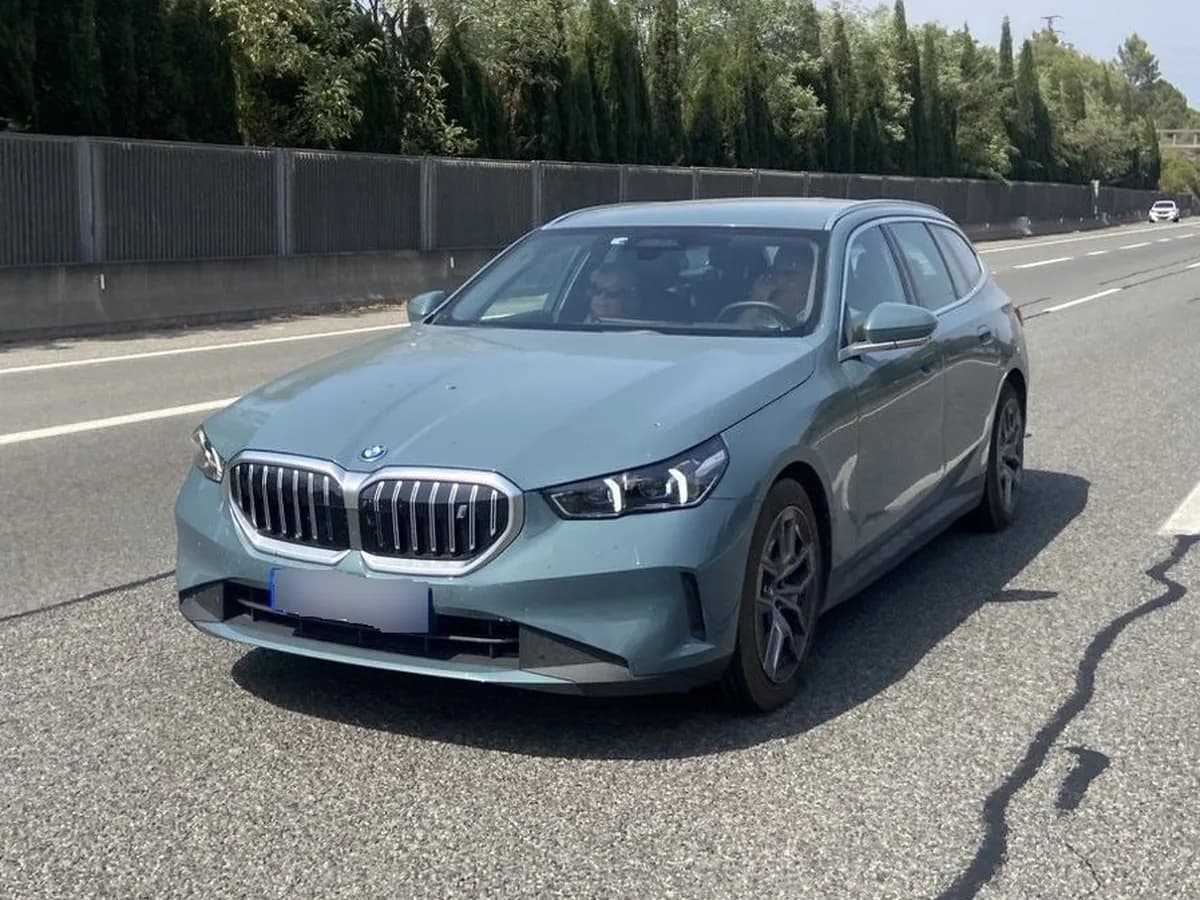 5 Series Touring 2023