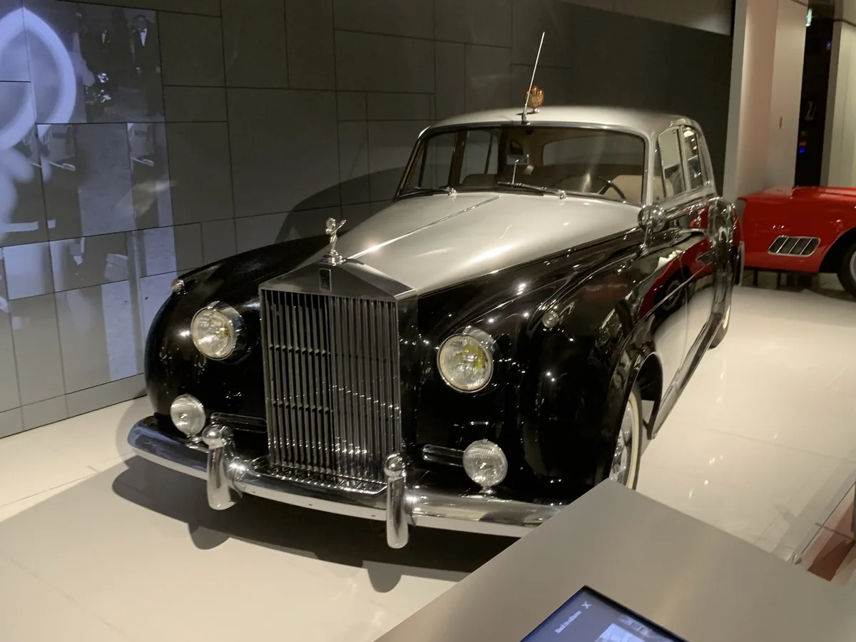 Rolls-Royce Phantom Base