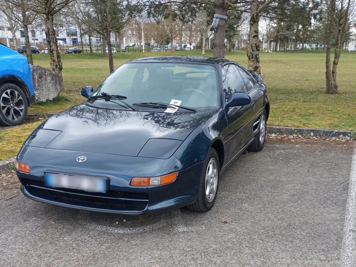 Toyota MR2 Base