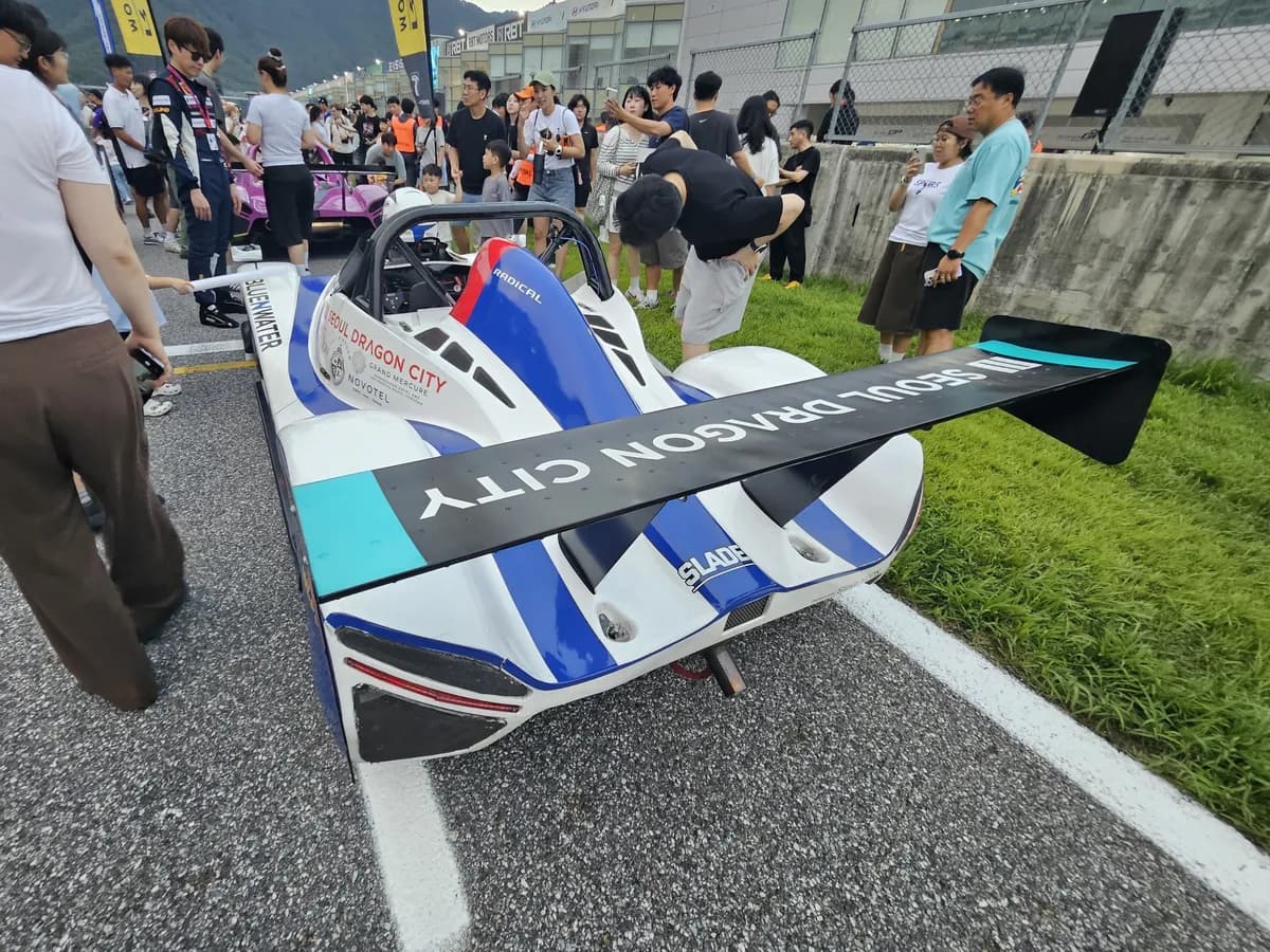 Radical SR3 2001