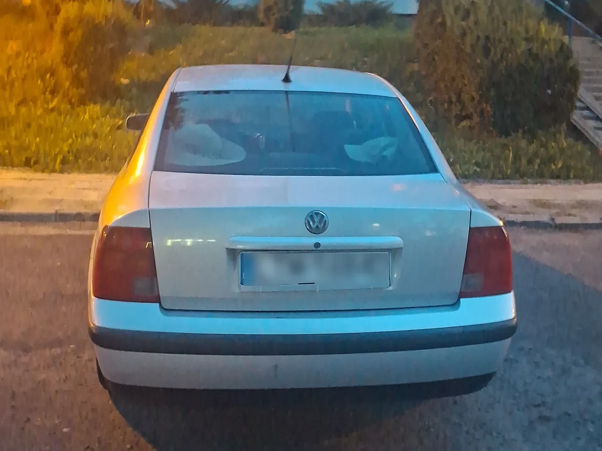 Volkswagen Passat Sedan 1996