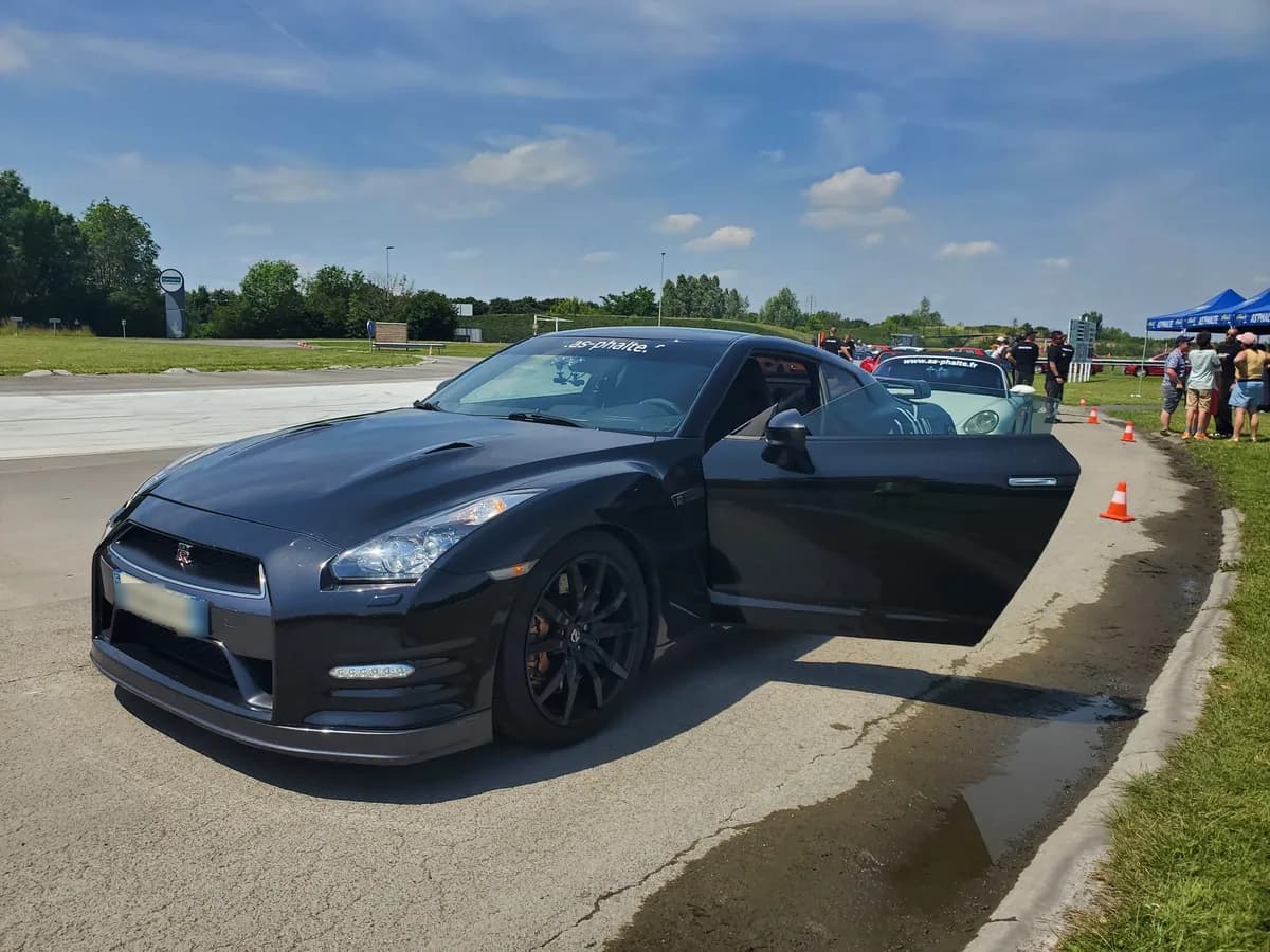 Nissan GT-R