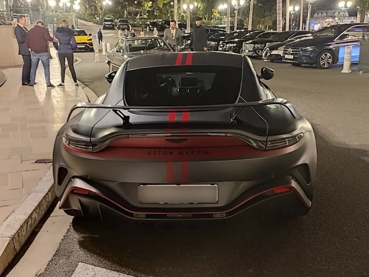 Aston Martin Vantage V12 Coupé 2022