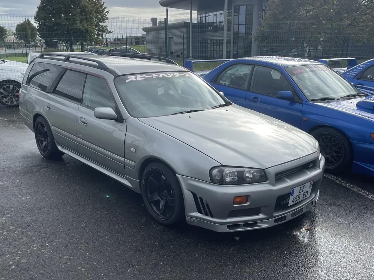 Nissan Stagea