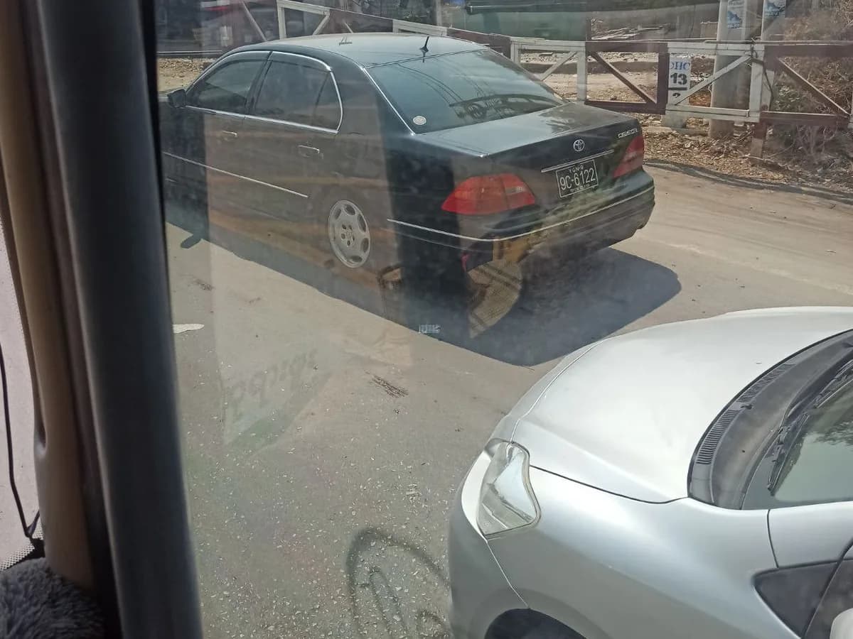 Toyota Celsior 2000