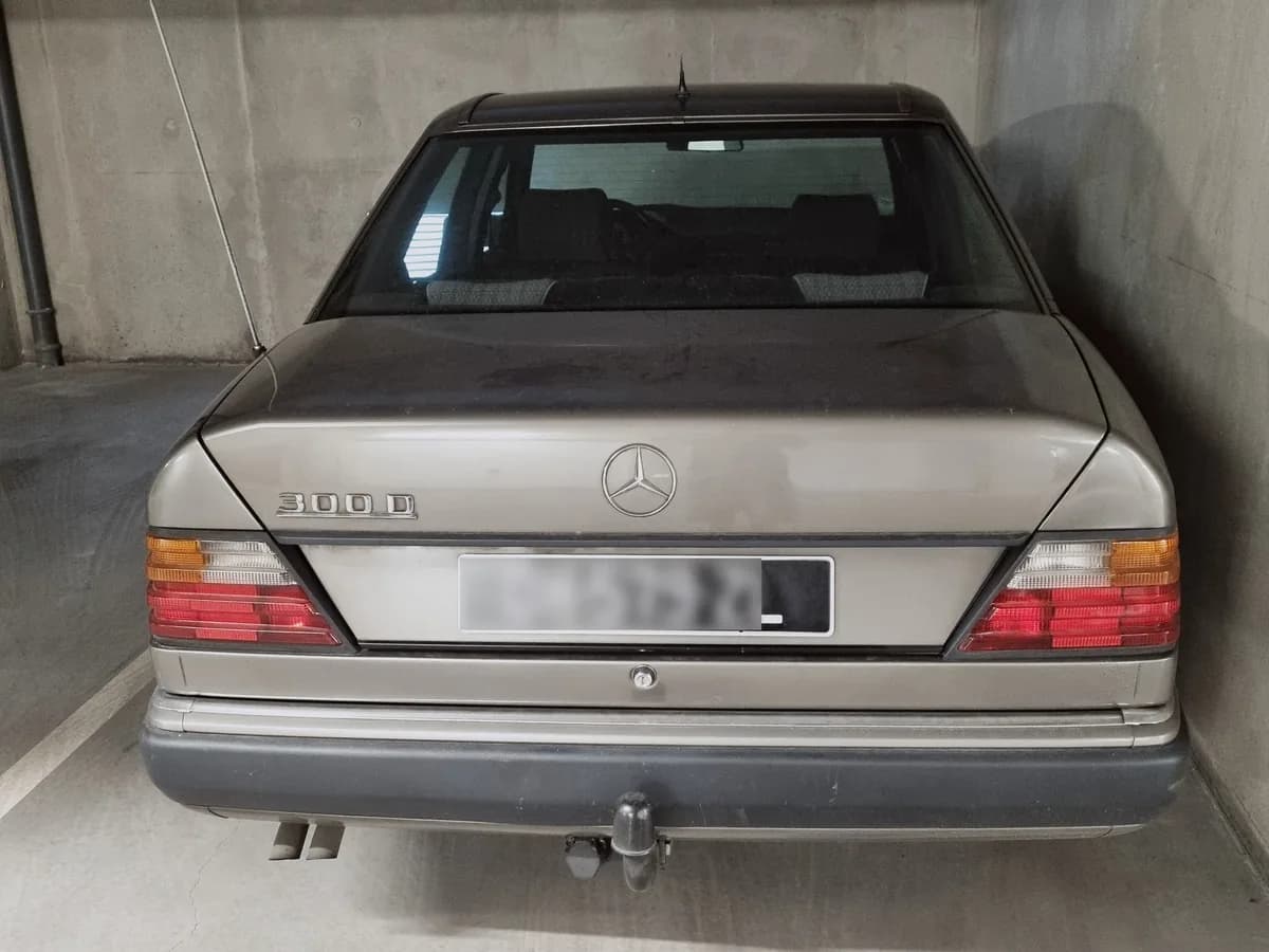 Mercedes-Benz E-Klasse Sedan 1984