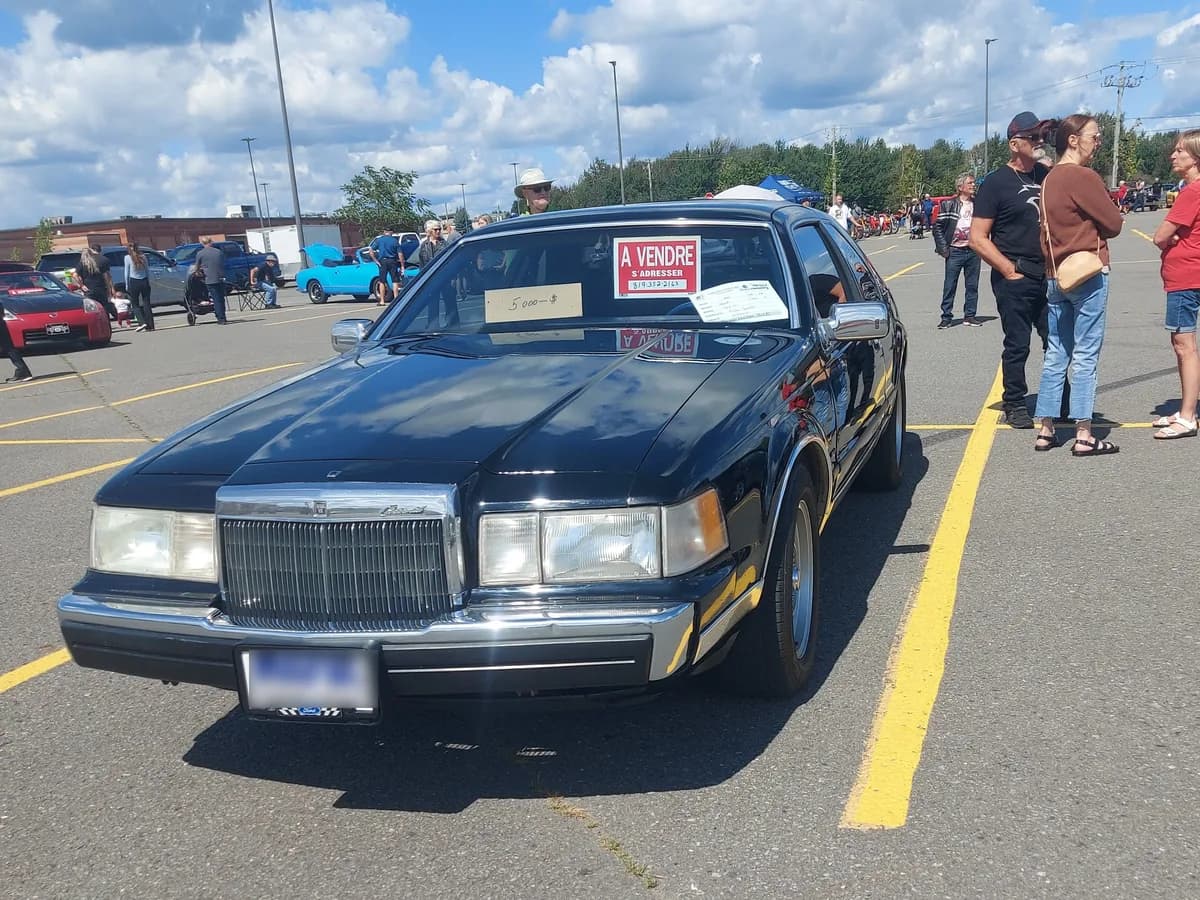 Lincoln Continental Mark Series