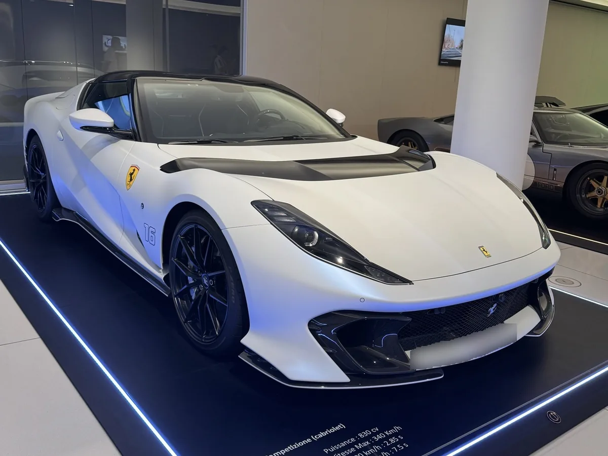 Ferrari 812 Competizione A 2021