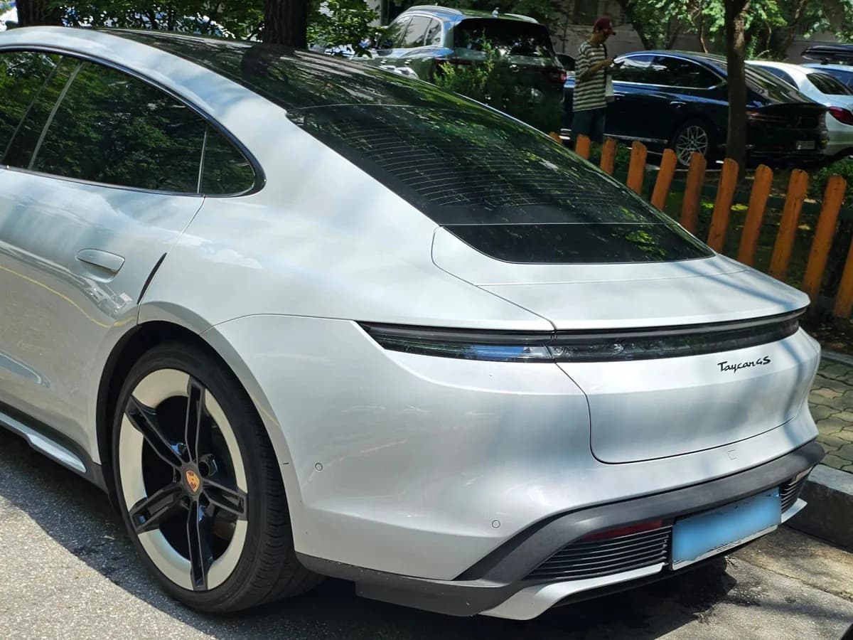 Taycan Sedan