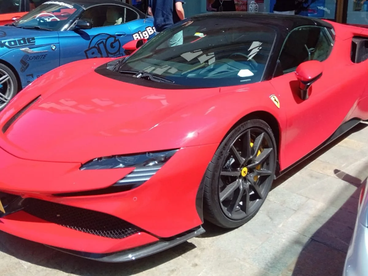 Ferrari SF90 Spider