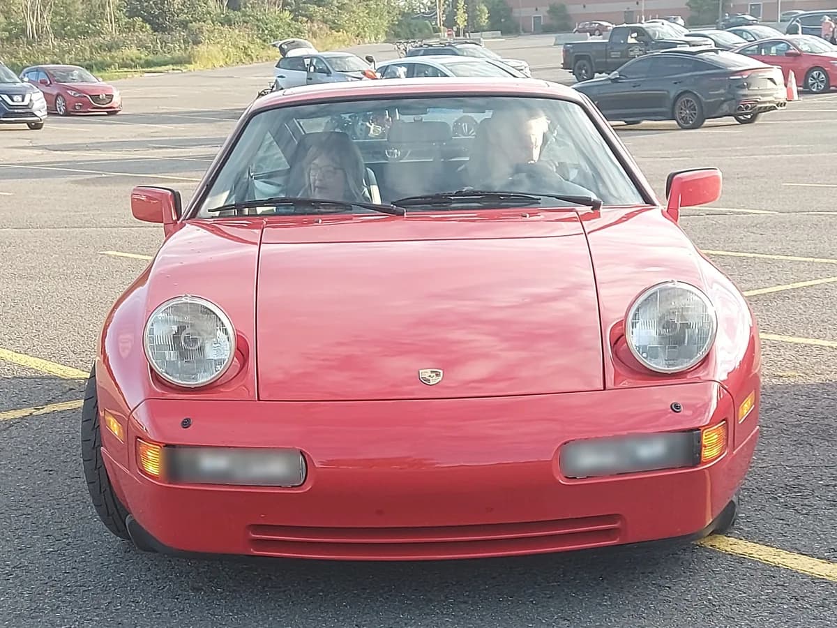 Porsche 928