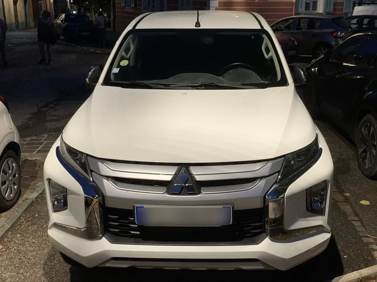 Mitsubishi L200 Base