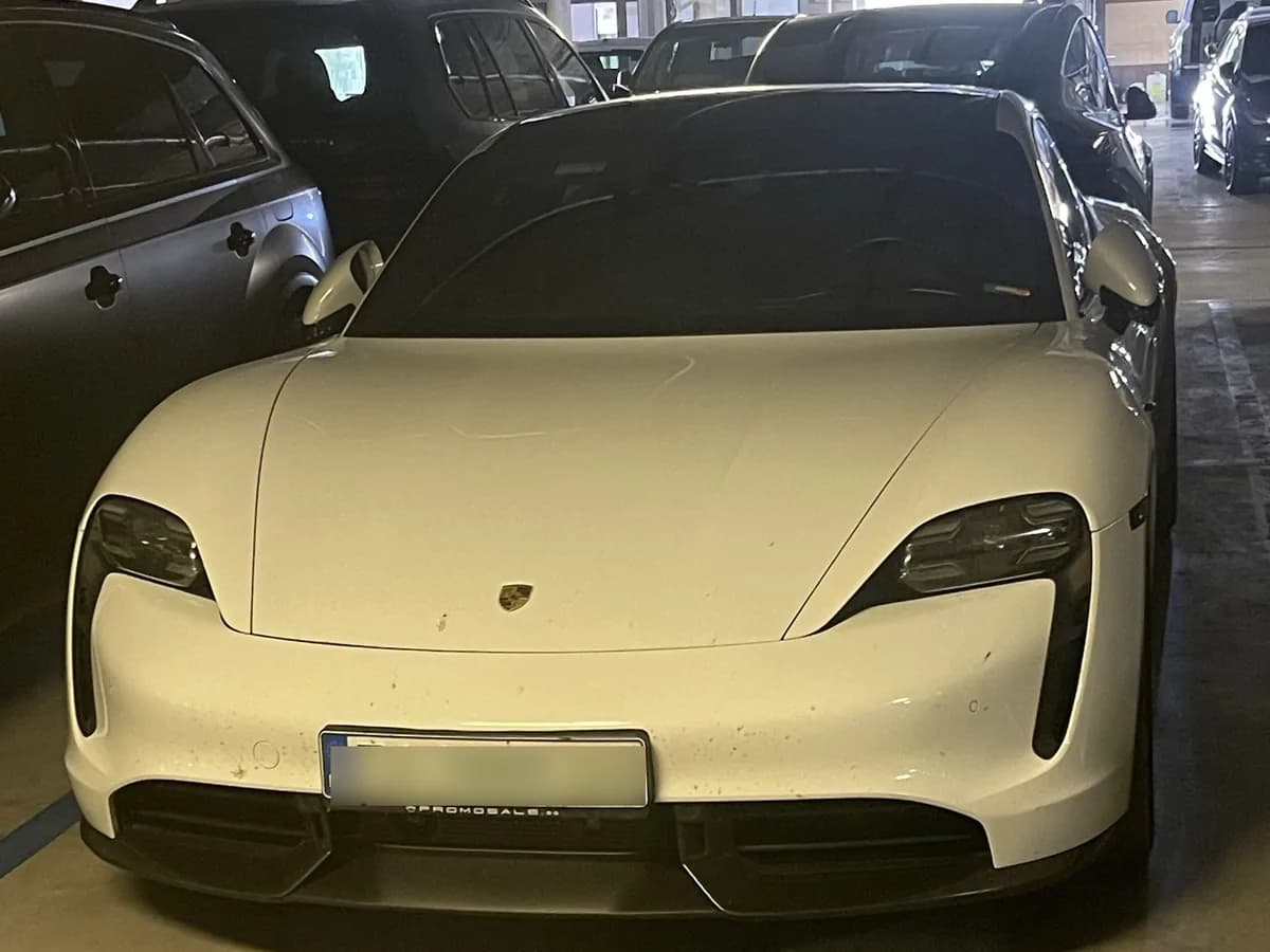 Porsche Taycan Sport Turismo 2021