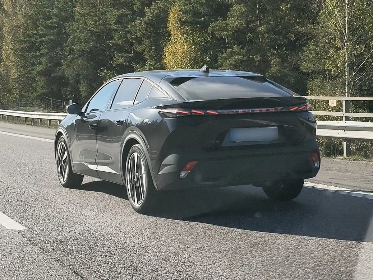 Peugeot 408