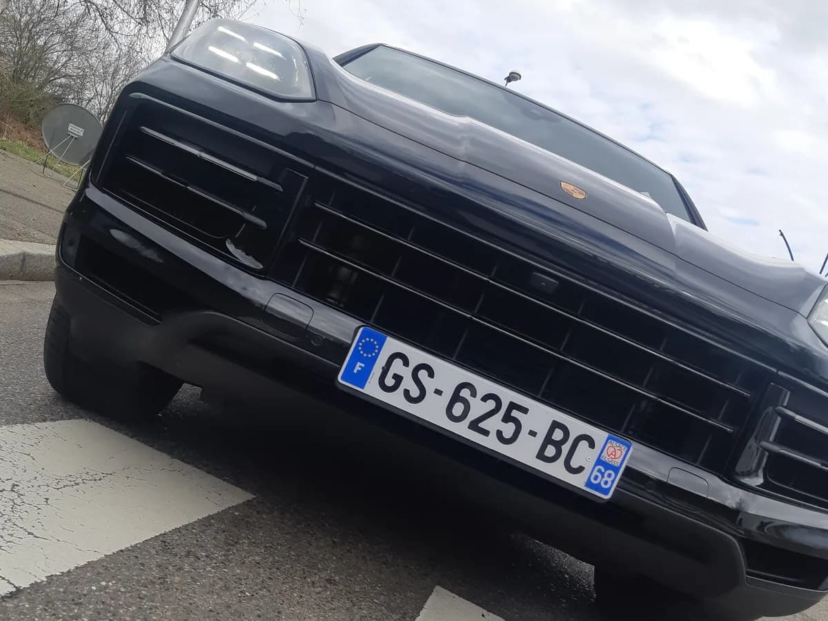 Cayenne SUV 2023