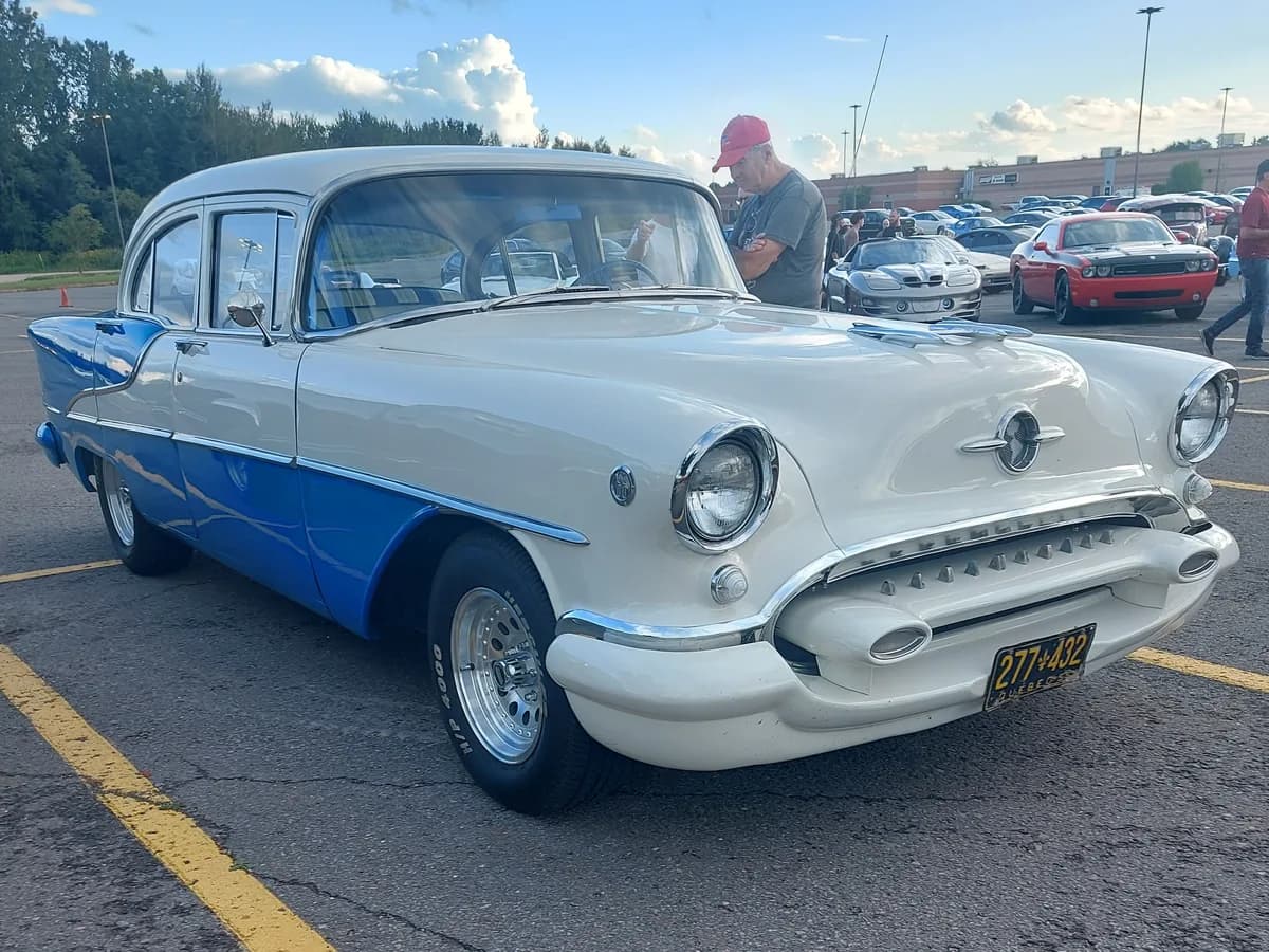 88 Sedan 1953
