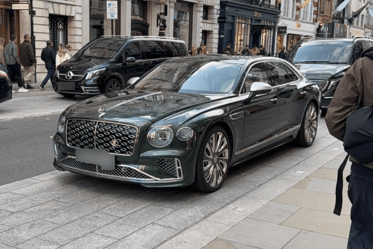 Bentley Flying Spur Hybrid