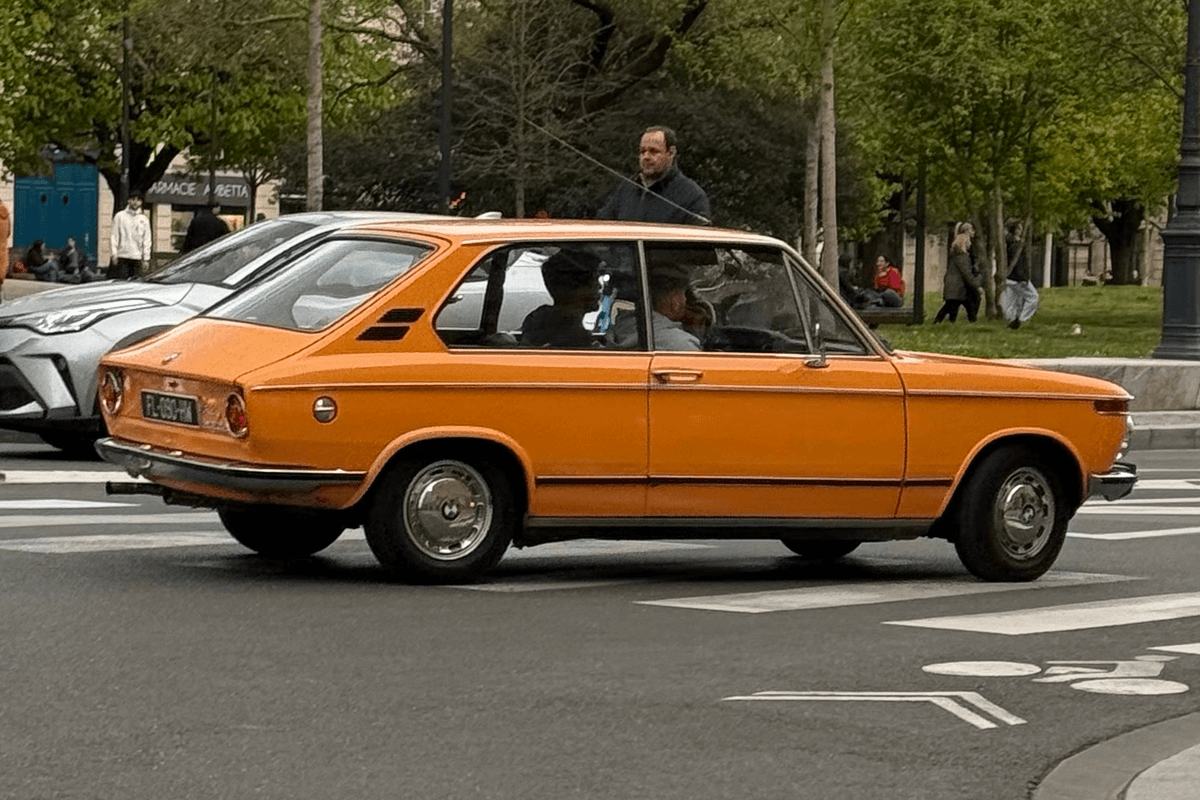 BMW 2002TII ( E10 ) 40th birthday ( reconstructed )
