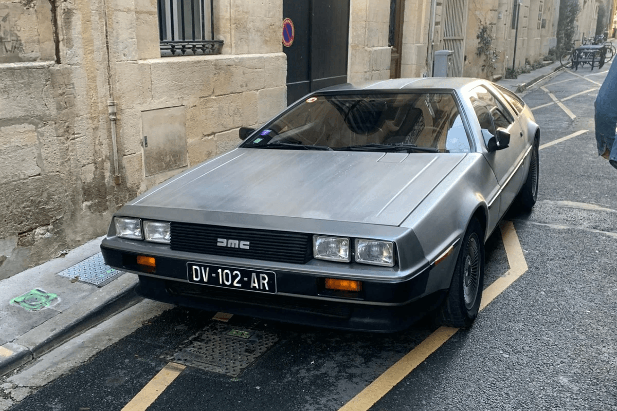 DeLorean DMC-12