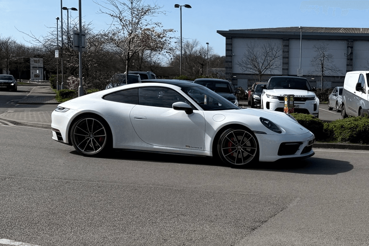 Porsche 911 ( 992 ) Carrera 4S