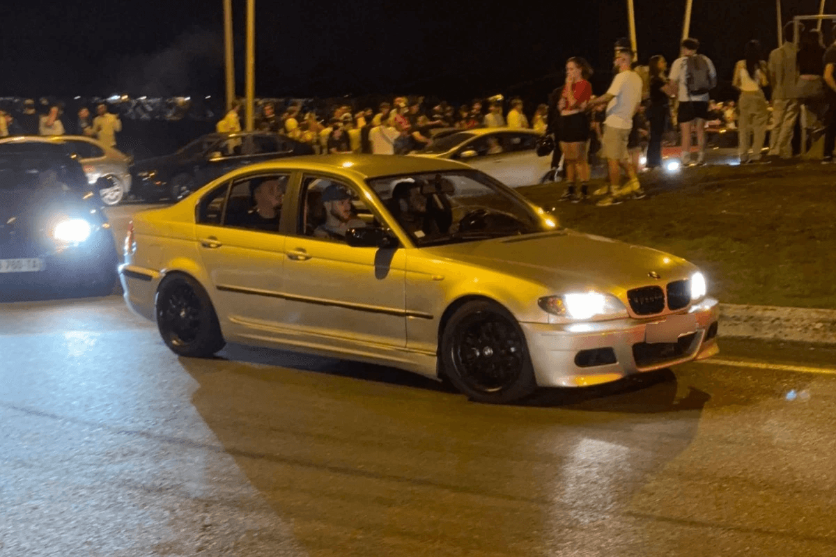 BMW M5 ( E39 )