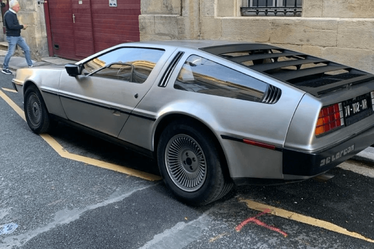 DeLorean DMC-12