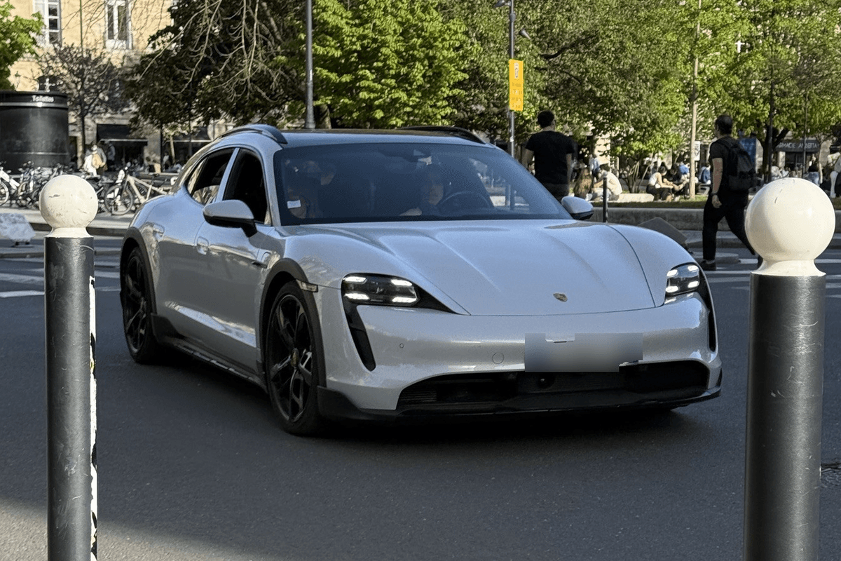 Porsche Taycan 4S Cross Turismo